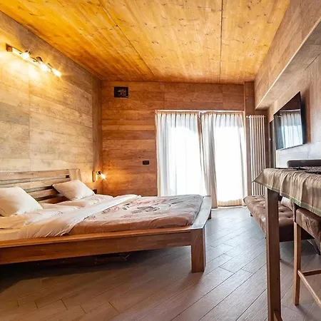 Alta Luce Mountain Aparthotel *